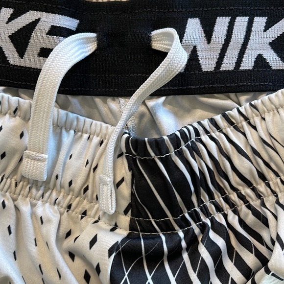 Nike Dri-Fit youth XL black and white athletic shorts - Picture 3 of 3
